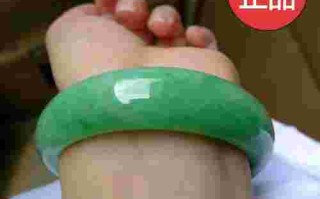 翡翠玉镯子价格与重量有关吗,翡翠玉镯子价格