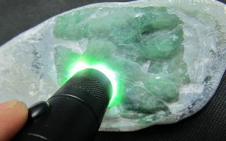 缅甸翡翠原石出土冰种翡翠原石