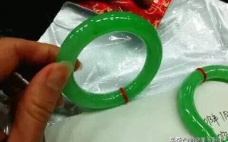 从哪里可以买到真的玉石镯子？怎么辨别真假玉石镯子？