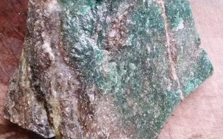 独山糯化种翡翠原石,北京翡翠原石糯冰