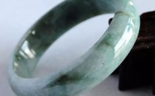 豆种的玉镯最多值多少钱,豆种翡翠手镯价格多少