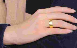 男士戴金戒指图片大全,男士戴金戒指图片大全 新款式