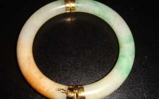 翡翠手镯断了该怎么办,翡翠手镯断了该怎么办图片