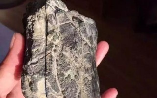 投资翡翠原石挣钱吗堵翡翠原石挣钱吗