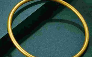 黄金手镯可以和什么一起叠戴黄金手镯