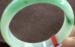 传家翡翠--翡翠手镯几种样式，你喜欢那种？