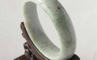 翡翠手镯底色发灰,翡翠镯子什么颜色最差