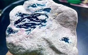 莫西沙蓝水翡翠原石价格蓝水翡翠的价格