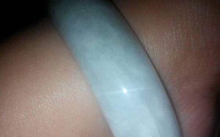 断翡翠手镯价格,目前翡翠手镯价格