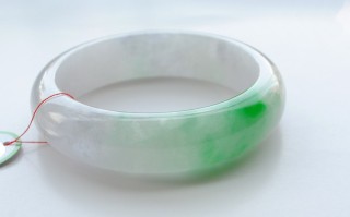 商场几千元的翡翠手镯翡翠手镯商场价格