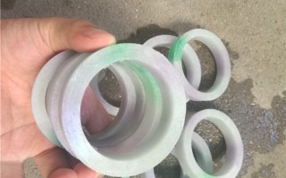 怎样辨别翡翠手镯翡翠毛胚手镯定制