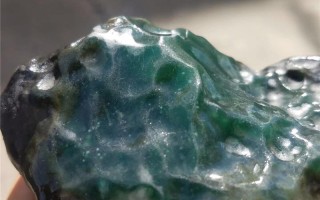 莫湾基翡翠原石切出蓝水料莫基湾蓝底油青