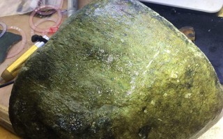 那里有翡翠原石出售,哪里卖翡翠原石