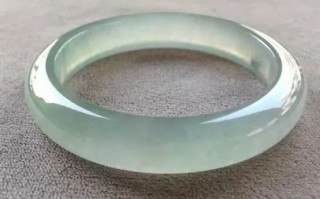 玉镯表面粗糙是假货吗,翡翠手镯外表粗糙了