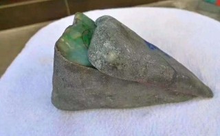 包含翡翠原石知识技巧讲堂的词条