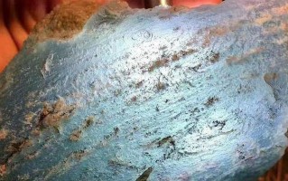 翡翠原石脱沙料去除方法翡翠原石脱沙料去除