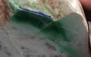 翡翠原石怎样才能抓到赌色翡翠原石赌石口诀