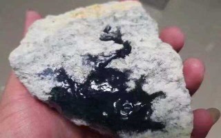 翡翠原石保存方法翡翠切开后不抛光图片