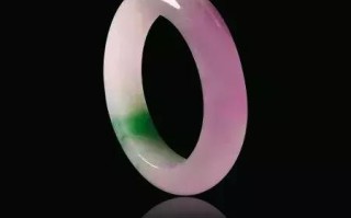 周大生买的5000多的翡翠手镯多彩翡翠手镯