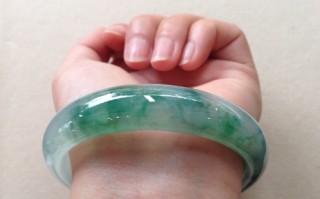 釉青翡翠手镯价格三万花青翡翠手镯图片