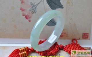 来看看这些手镯怎么样？