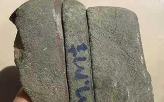 翡翠莫西沙冰飘花原石满绿翡翠和高冰飘花翡翠