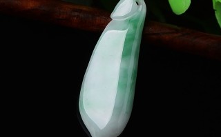 缅甸翡翠玉坠价格和田玉和翡翠哪个好