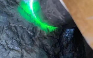 翡翠原石颟皮翡翠原石怎么擦皮
