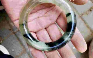 翡翠老镯子图片价格大全,翡翠老镯子图片价格