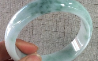 癣加绿翡翠手镯图片的简单介绍
