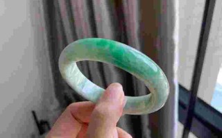 翡翠价格今天多少一克,今日翡翠知识