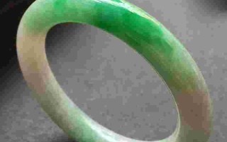 糯种翡翠手镯价格一般多少钱,糯种翡翠手镯价格一般多少钱一条