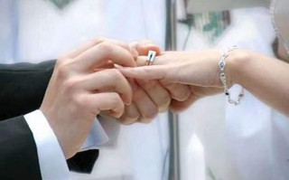 结婚戒指怎么戴合适？圈定“哪个手指”才是最爱？