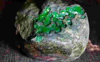 翡翠原石的价格真的很高吗翡翠原石价格是怎么样的