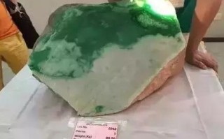 2016年翡翠手镯价格十几年前的翡翠手镯