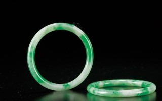 贵妃翡翠手镯寓意,同样质量的圆翡翠镯和贵妃镯价格