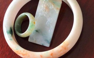 翡翠手镯散着飘黄满单淡果绿糯米种贵妃镯