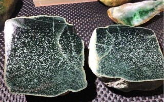 包含翡翠蓝原石的词条