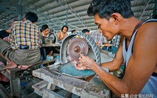 翡翠原石买卖市场翡翠叶子镶嵌图片