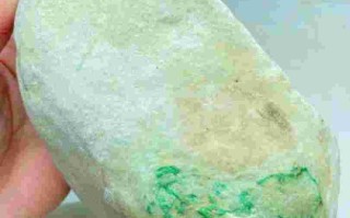 翡翠原石哪里交易鉴宝专家在线鉴定免费