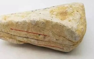 老碧：13000的翡翠原石一刀切出4条冰阳绿色手镯，不可思议！