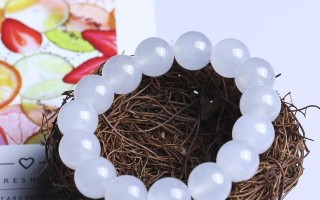 翡翠手镯什么颜色好男士戴翡翠的手镯好不好