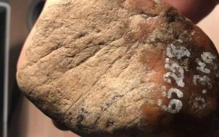 莫西沙5层矿翡翠原石莫西沙翡翠原石实拍