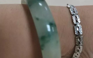 18年的玉镯A货，一直带着未取过，现价值多少？