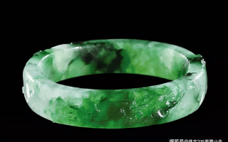 古董局中局大爷爷是什么辈分古董局中局老太太翡翠手镯