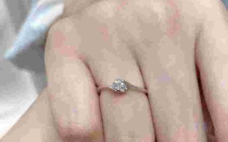 一万左右的钻石戒指怎么挑选的一万左右的钻石戒指怎么挑选