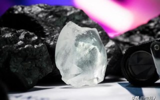 钻石原石图片钻石原石在阳光下图片