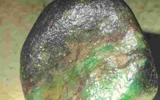 翡翠原石也能造假吗?,翡翠原石有没有造假的?