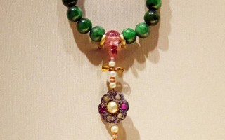 慈禧铸金翡翠手镯慈禧铸金翡翠手镯值多少钱