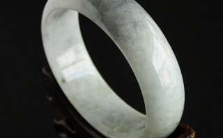 1500元豆种翡翠手镯图片豆青种翡翠手镯图片